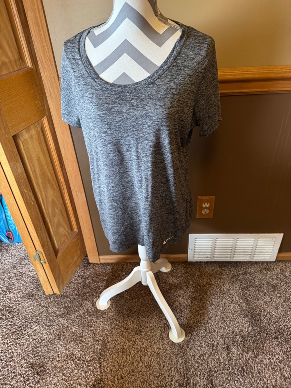 Nike Women's Short Sleeve Scoop Neck Tee - Heather Gray